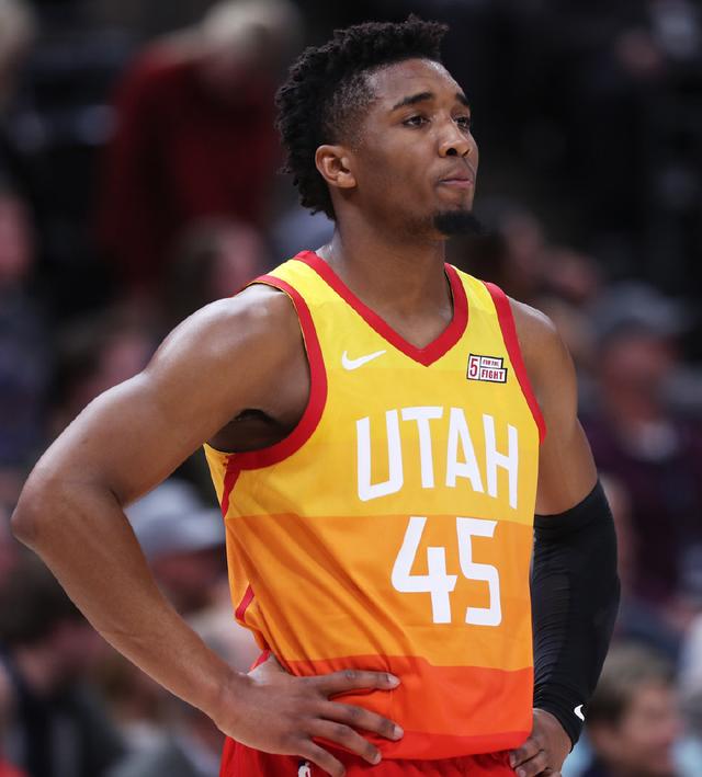 的发球局守 的发球局守